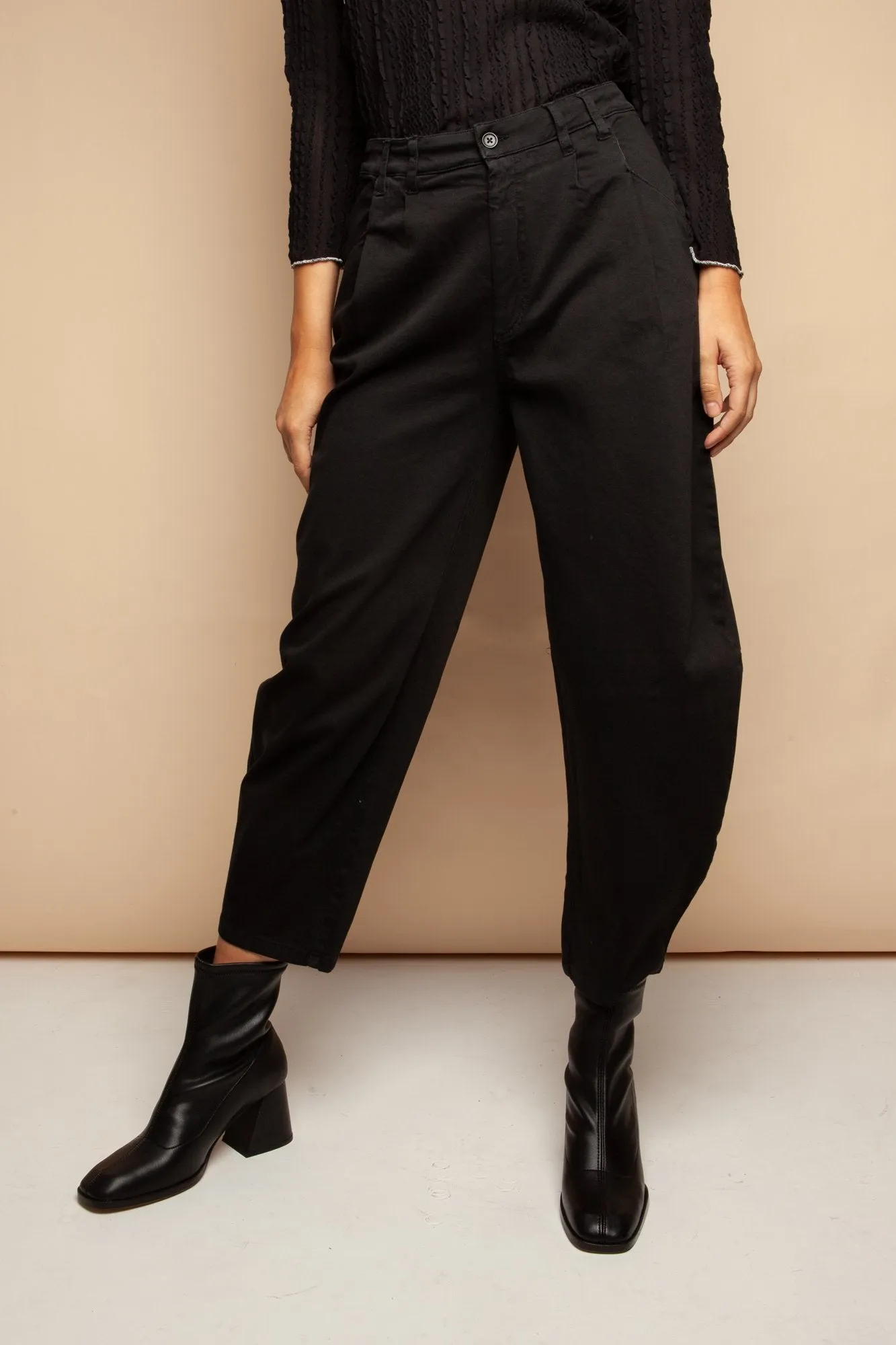 ayla trousers black <br> by Signe