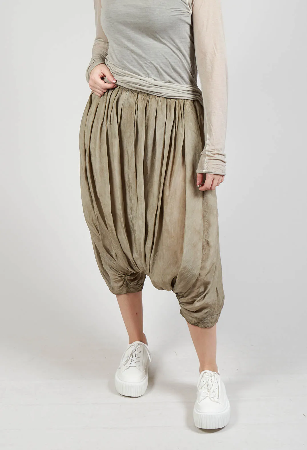 Balloon Trousers in Linen