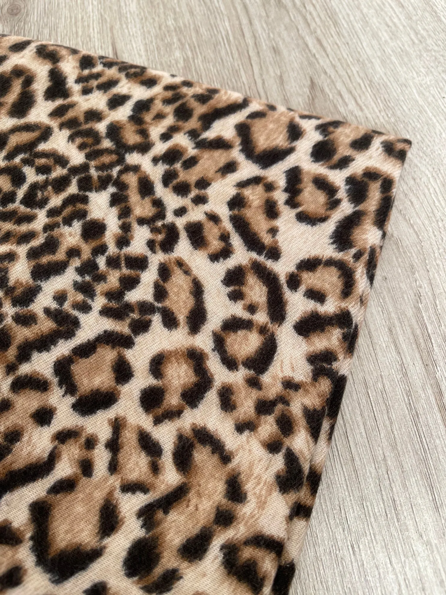 LARGE BEIGE SUPER SOFT FLEECE FEEL LEOPARD PRINT SCARF