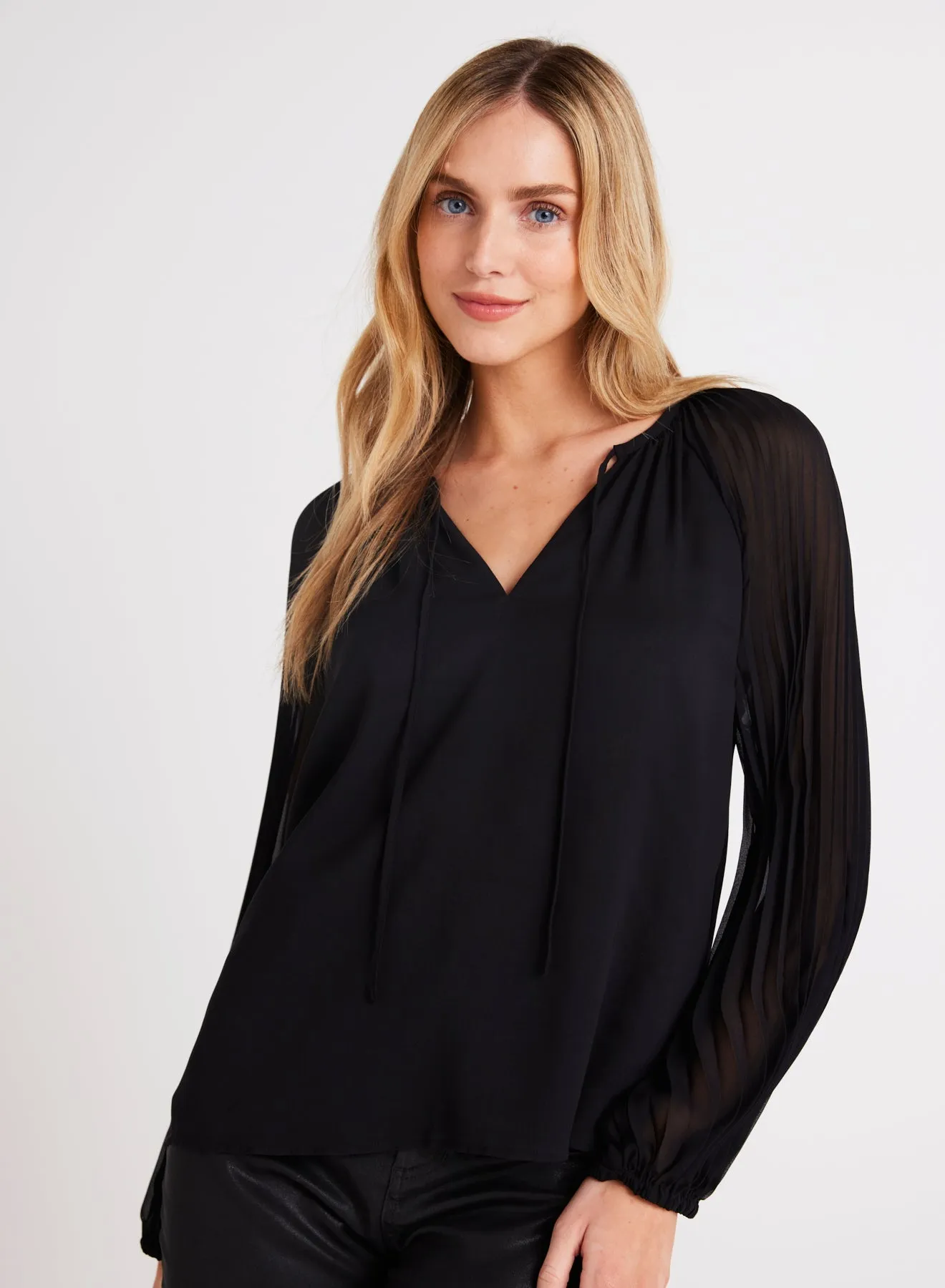 Pleated Sleeve Raglan Pullover - Black