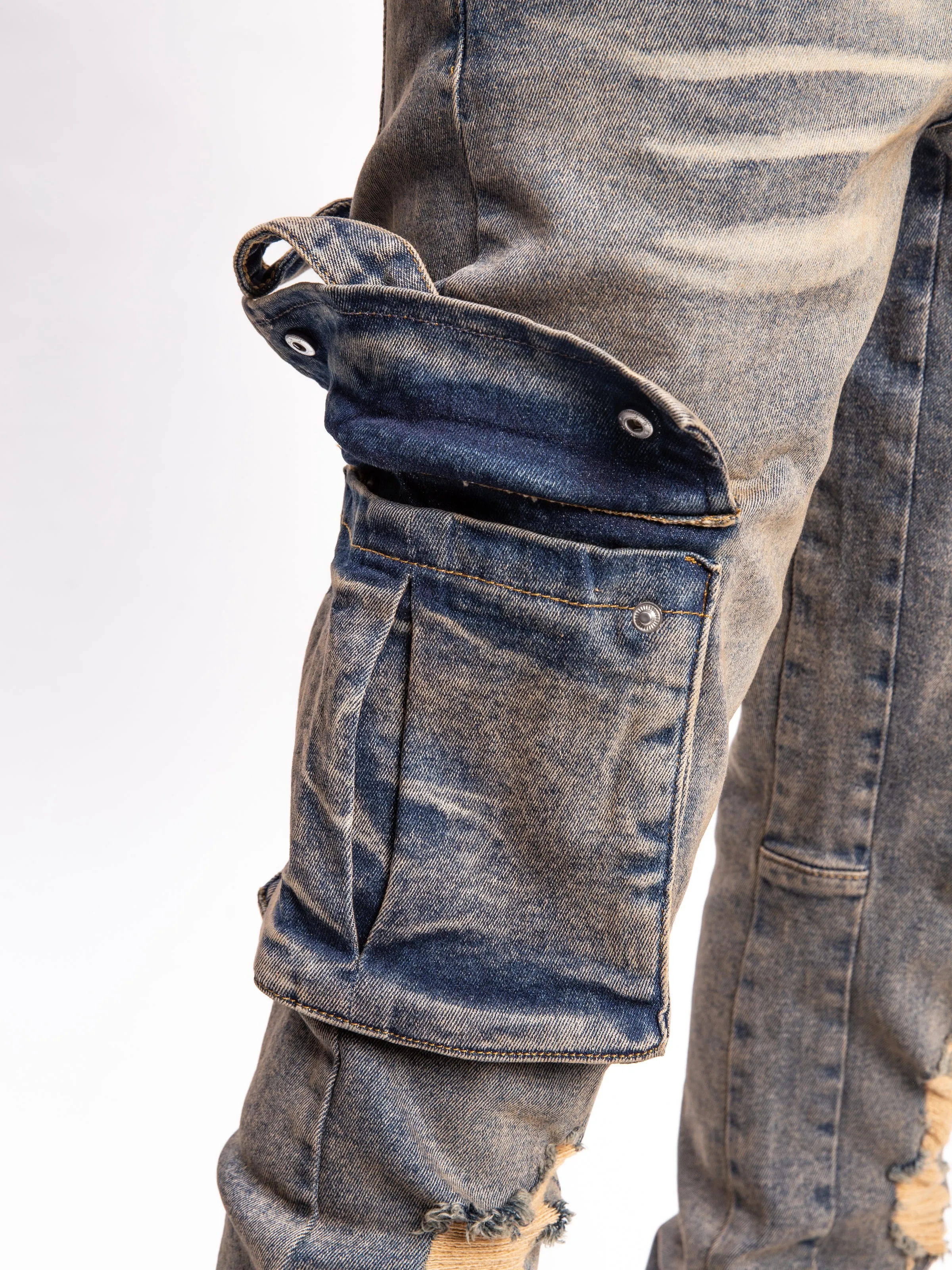 WASHED FLARED CARGO JEANS