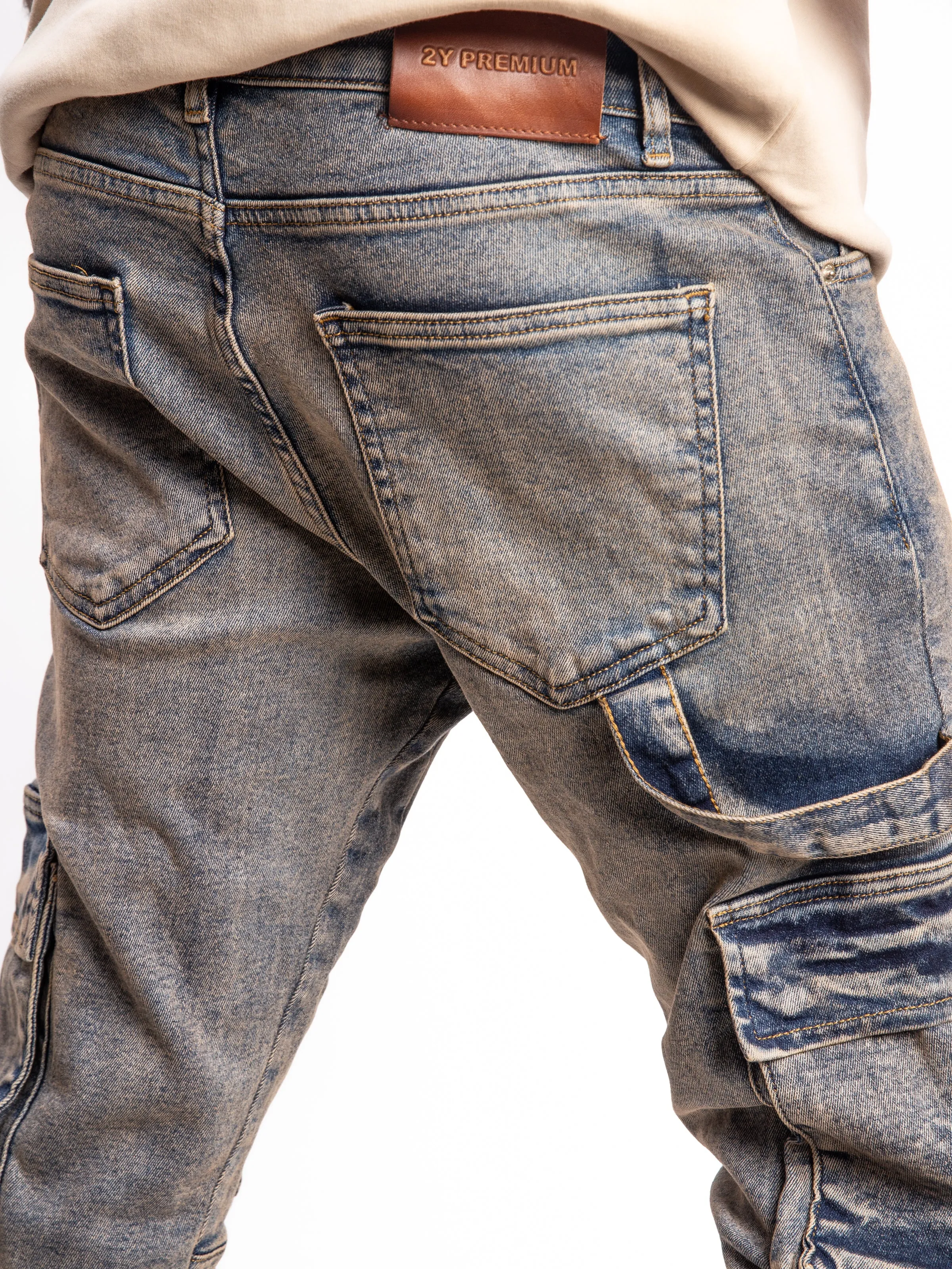 WASHED FLARED CARGO JEANS