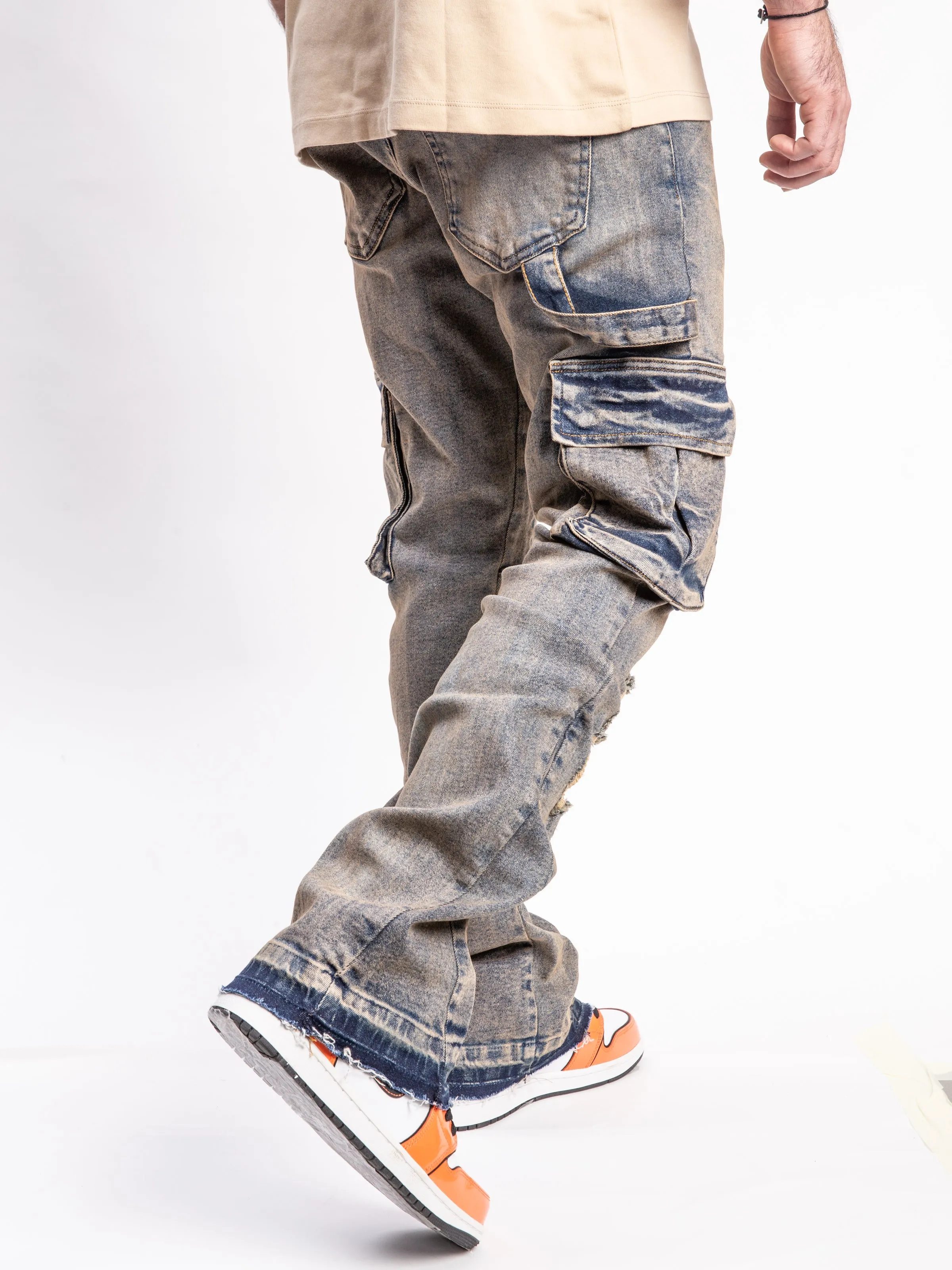 WASHED FLARED CARGO JEANS